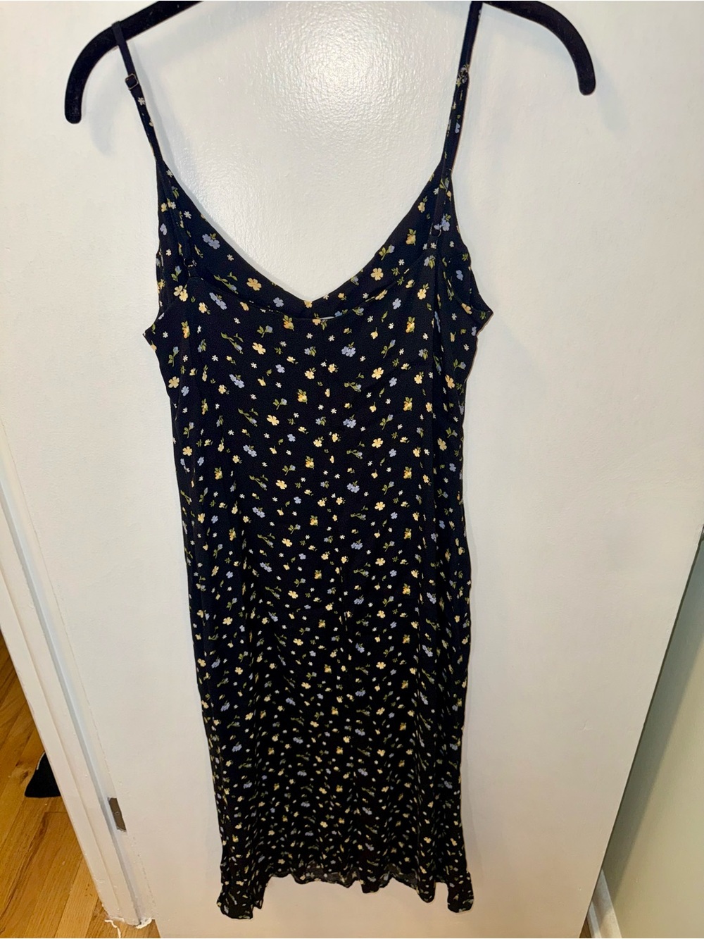 Reformation Black Floral Crimini Dress in Posie with Side Slit - Picture 5 of 8